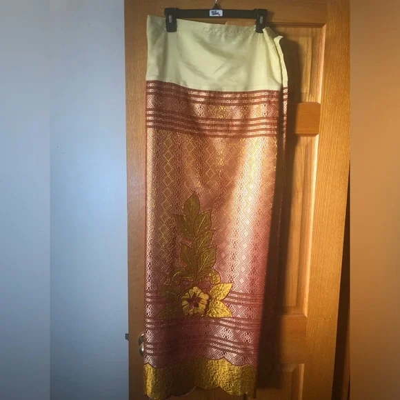 Elegant Gold and Burgundy Embroidered Dress Outfit - Picture 4 of 5